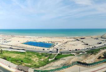 Blue Coast Lima Private Rooms allows 18 year olds to book a room