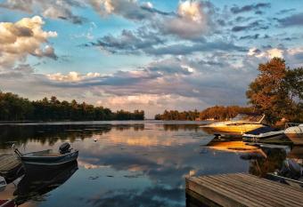 Sunrise Resort has Balcony rooms