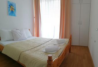 Petroski Apartments has Balcony rooms