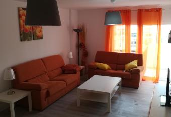 Calle Betsaida, estaci  n mar  a Zambrano allows 18 year olds to book a room