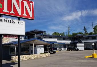 Tara Vista Inn allows 18 year olds to book a room