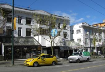 Barclay Hotel allows 18 year olds to book a room