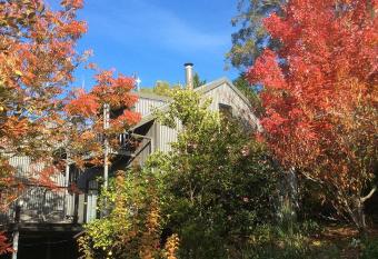 Cloudsong Chalet 4 - Close to the village centre! has Balcony rooms