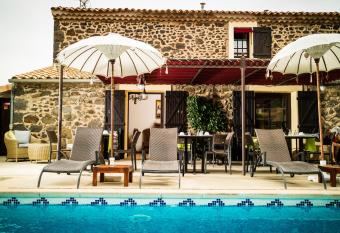 La Bergerie Du Cap allows 18 year olds to book a room