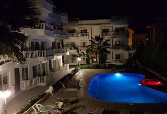 BELKA GOLF RES  DENCE Poolside apt1 Belek allows 18 year olds to book a room