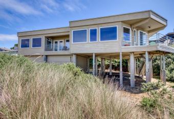 Coast Haven - 2 Bed 2 Bath Vacation home in Bandon Dunes has Balcony rooms