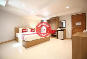 Super OYO 483 Pannee Hotel Khaosan allows 18 year olds to book a room