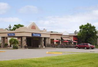 Travelodge by Wyndham Cambridge - Waterloo has Balcony rooms