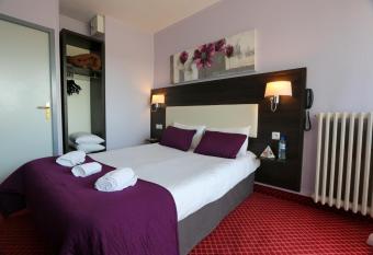 Brit Hotel Bleu Nuit allows 18 year olds to book a room