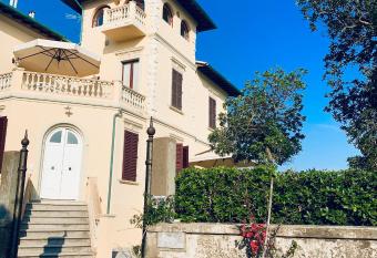 Villa Lina has Balcony rooms