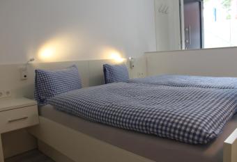 Haus Etzold allows 18 year olds to book a room