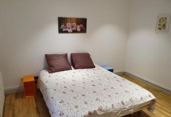 Suite Bacquenois 44 allows 18 year olds to book a room