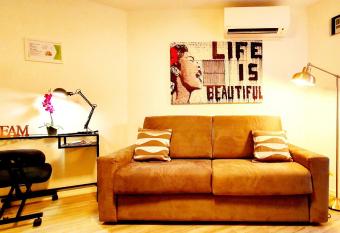 GUEST HOUSE MONTEGRAPPA allows 18 year olds to book a room