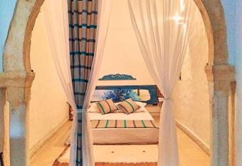 Dar Tenast allows 18 year olds to book a room