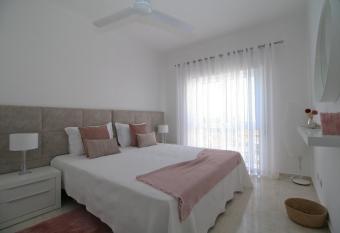 Casa da Cidade allows 18 year olds to book a room