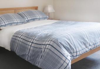 The Red Lion Longwick, Princes Risborough HP27 9SG allows 18 year olds to book a room