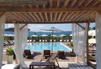 Imanje Dedina Tresnja has Balcony rooms