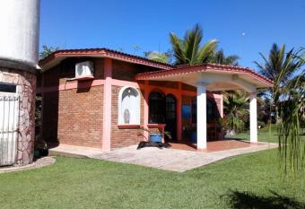 Finca La Laguna has Balcony rooms
