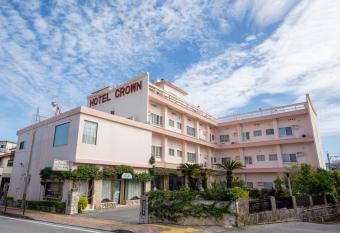 Crown Hotel Okinawa allows 18 year olds to book a room