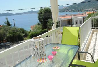 ANNA-MARIA S APARTMENT has Balcony rooms