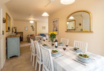 Willow House has Balcony rooms