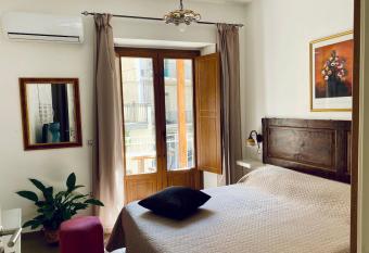 Casa FERRARA has Balcony rooms