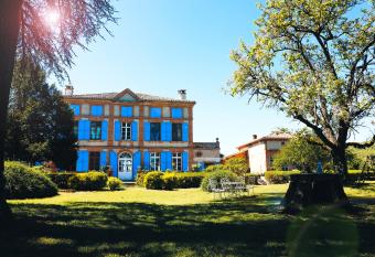 La Maison du Saula has Balcony rooms