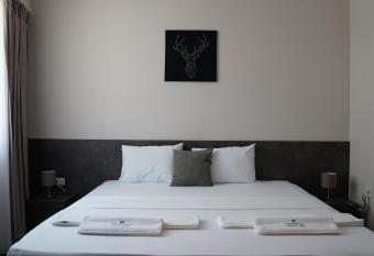 Hotel Premium has rooms with a private hot tub