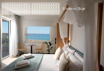 Endless Blue has Balcony rooms