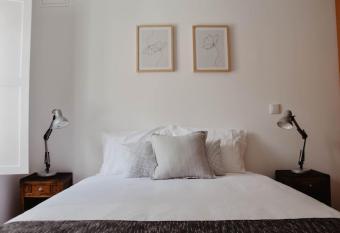 T1 amplo e repleto de luz junto    P   do Com  rcio - Self check in has Balcony rooms