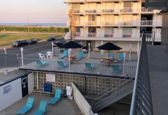 Yankee Clipper Resort Motel has Balcony rooms