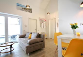 Sonnengarten 11 allows 18 year olds to book a room