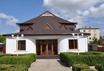 MEDELEAN HOTEL has Balcony rooms