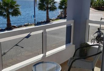 Amanecer Petit has Balcony rooms