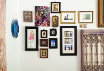 Noosa Valley Manor B&B has Balcony rooms