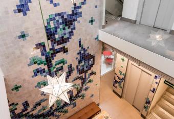 Hostel Nut allows 18 year olds to book a room