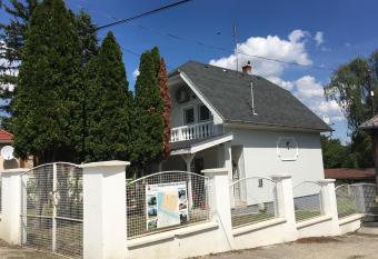 Tassi Hal  szcs  rda-K  r  sz h  z has Balcony rooms