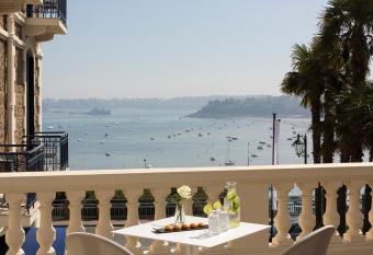 H  tel Barri  re Le Grand H  tel Dinard has Balcony rooms