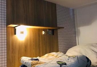 CHE & JAMES FEMALE GUEST House COLON, CEBU allows 18 year olds to book a room