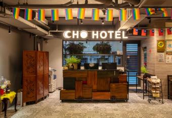 Cho Hotel 3 allows 18 year olds to book a room