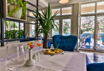 Montebay Perla has Balcony rooms