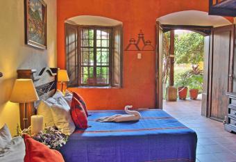 Hotel Casa Antigua by AHS allows 18 year olds to book a room