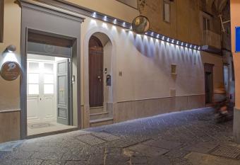 Piazza Posta Dimora di Charme allows 18 year olds to book a room