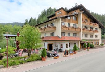 Sackmanns Wanderhotel L  wen has Balcony rooms