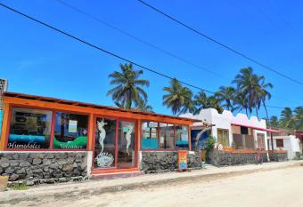 Hotel Coral Blanco with high speed internet Starlink allows 18 year olds to book a room