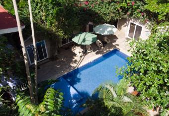 Jaco Lodge Quiet Place allows 18 year olds to book a room