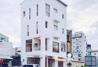 RGB Stay Life has Balcony rooms