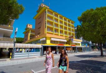 Hotel Sole has Balcony rooms