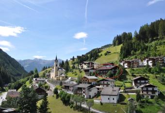 Edelberg Apartments has Balcony rooms