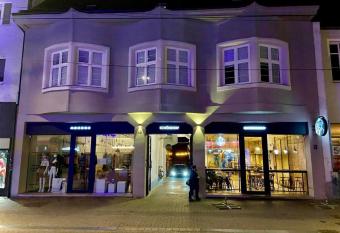 Sch  ndorf Hostel - virtual reception has Balcony rooms